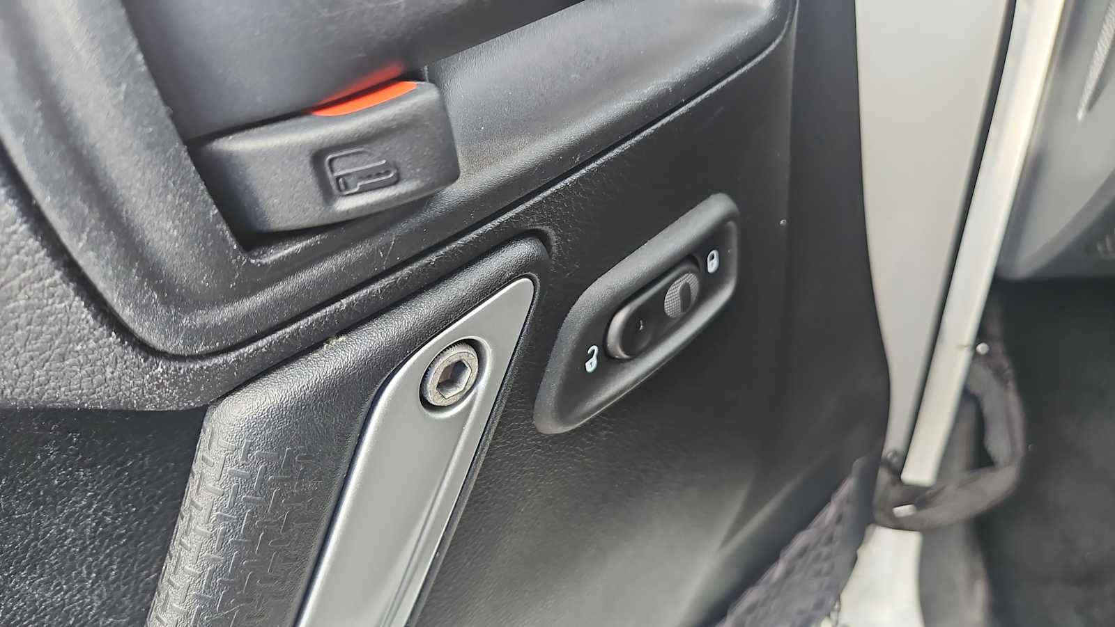 Thumbnail: 2017 Jeep Wrangler - 15