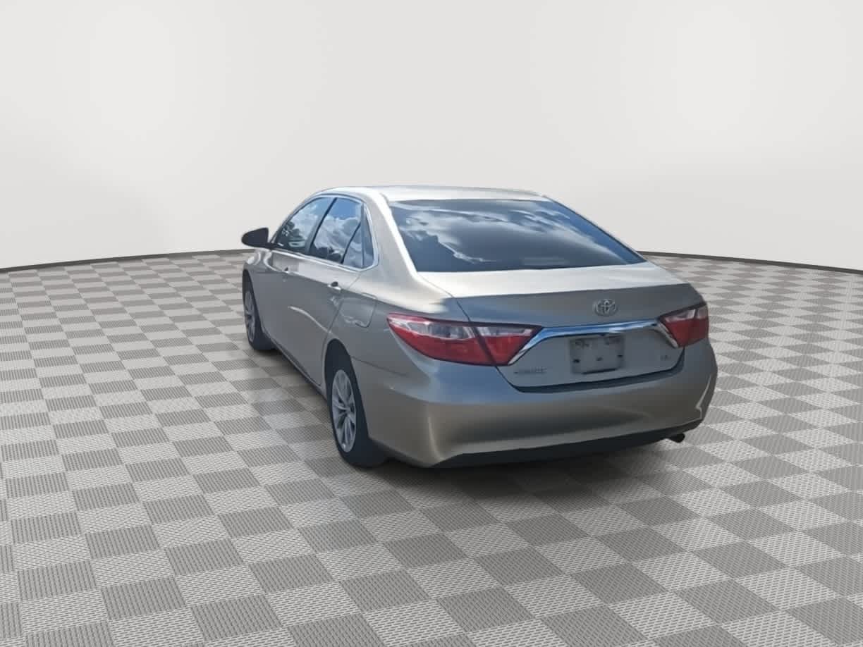 Thumbnail: 2017 Toyota Camry - 7
