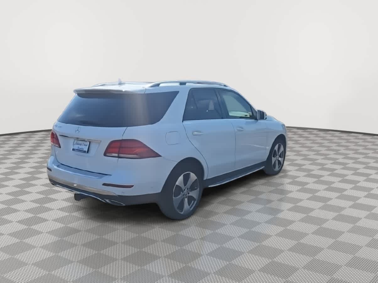 Thumbnail: 2016 Mercedes-Benz GLE - 8