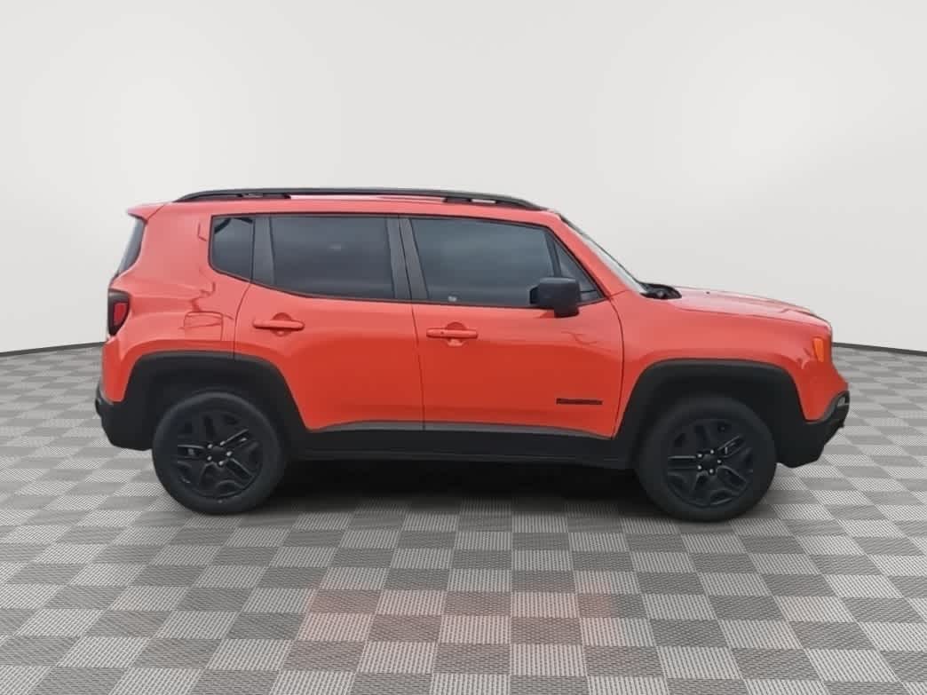 Thumbnail: 2019 Jeep Renegade - 9