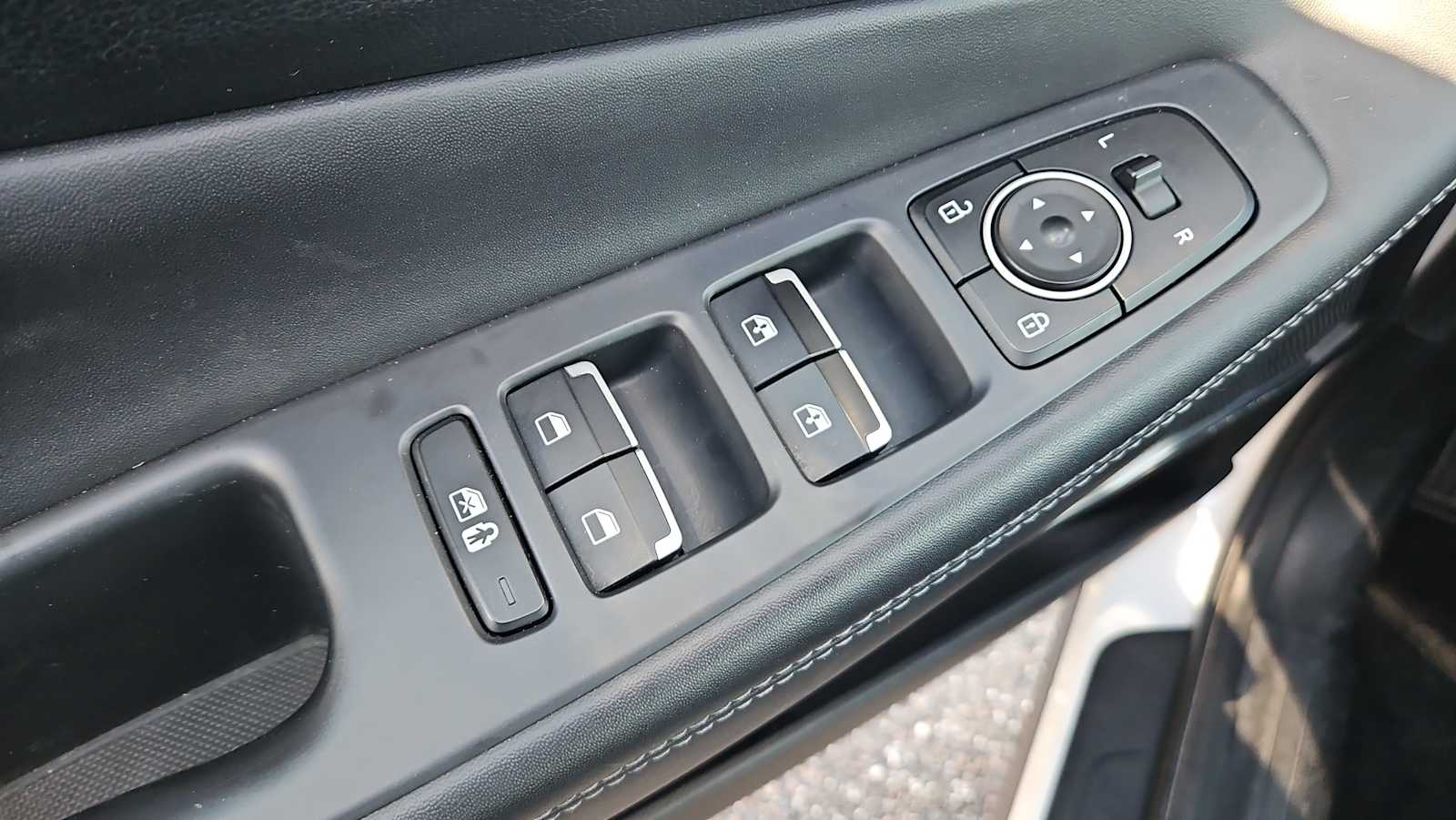 Thumbnail: 2023 Hyundai Santa Fe - 16