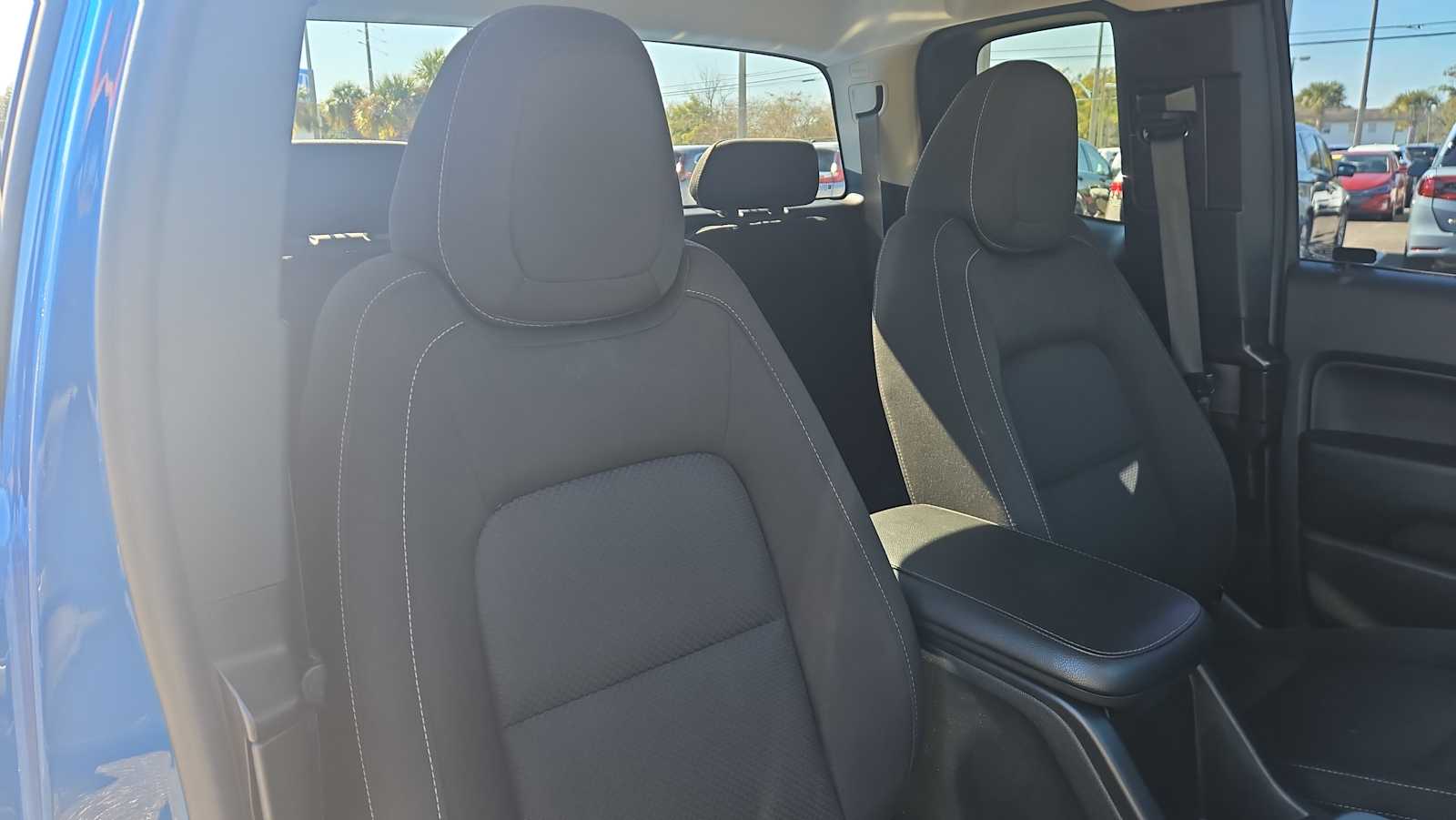 Thumbnail: 2022 Chevrolet Colorado - 25