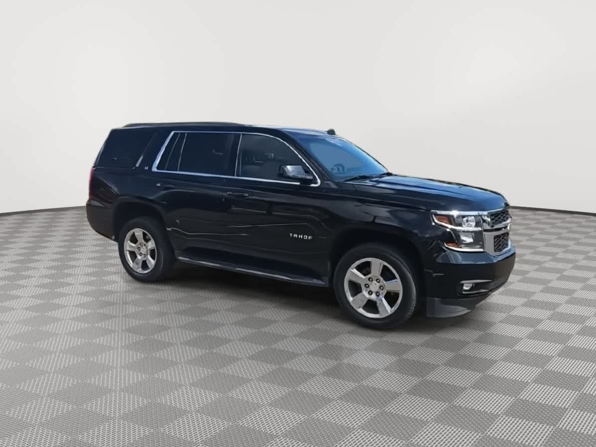 Thumbnail: 2019 Chevrolet Tahoe - 2