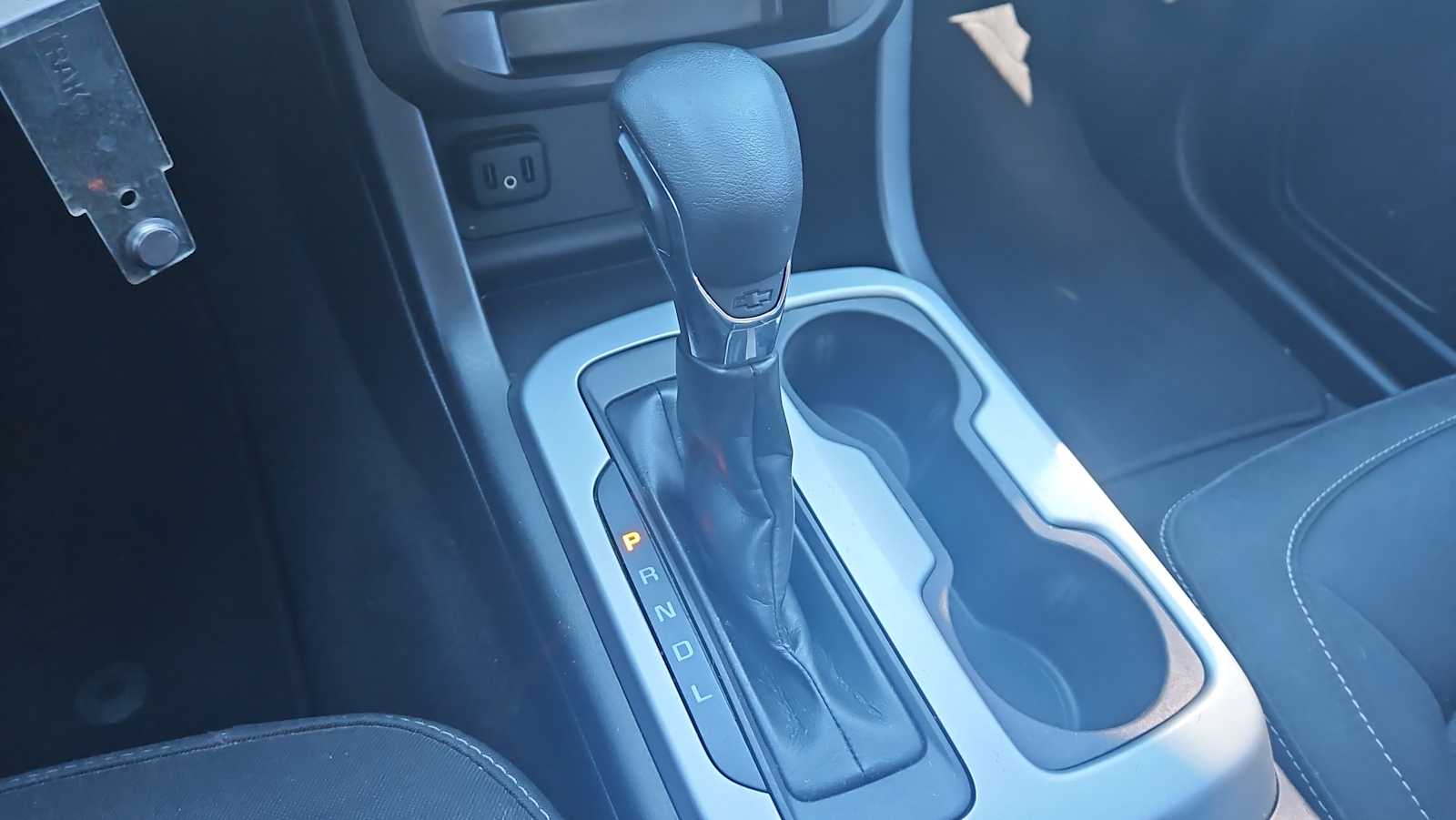 Thumbnail: 2022 Chevrolet Colorado - 21