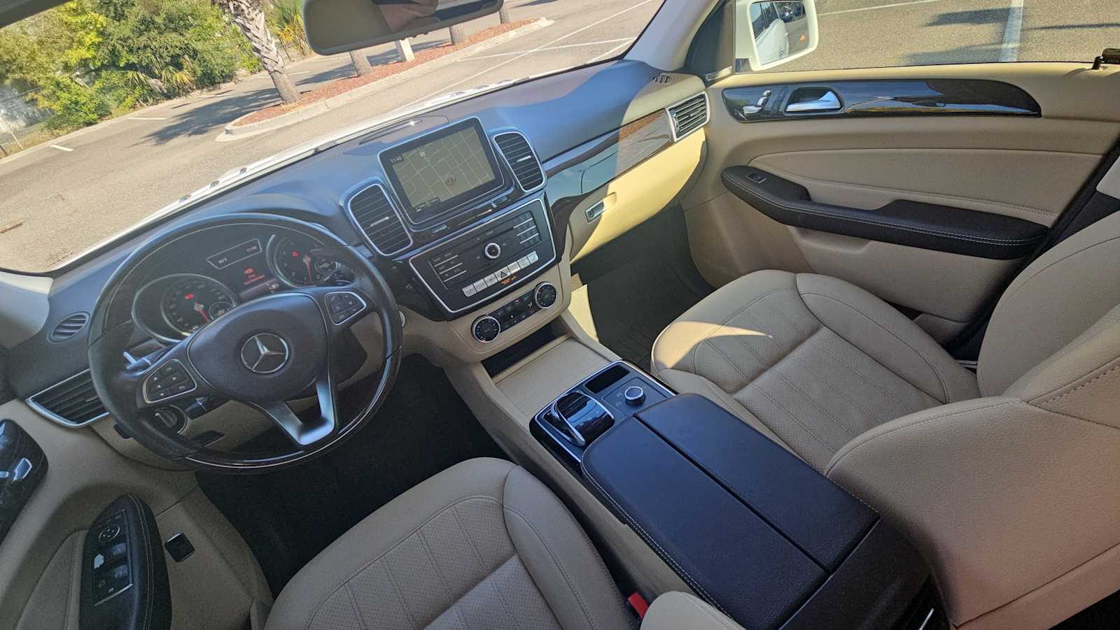 Thumbnail: 2016 Mercedes-Benz GLE - 23