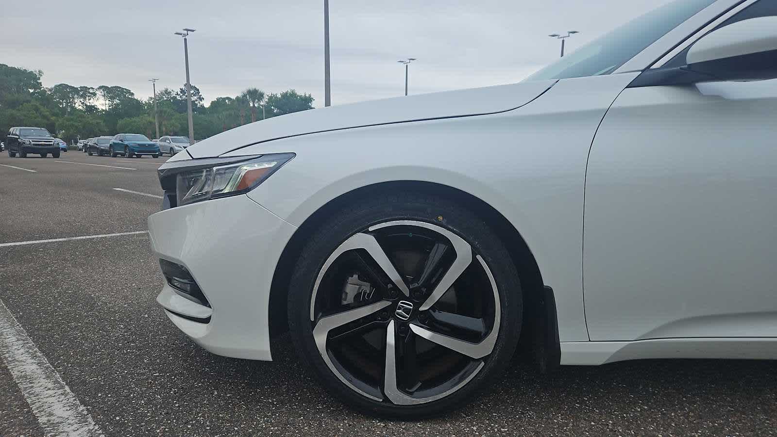 Thumbnail: 2018 Honda Accord - 18