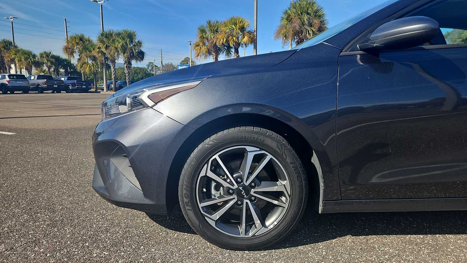 Thumbnail: 2023 Kia Forte - 18