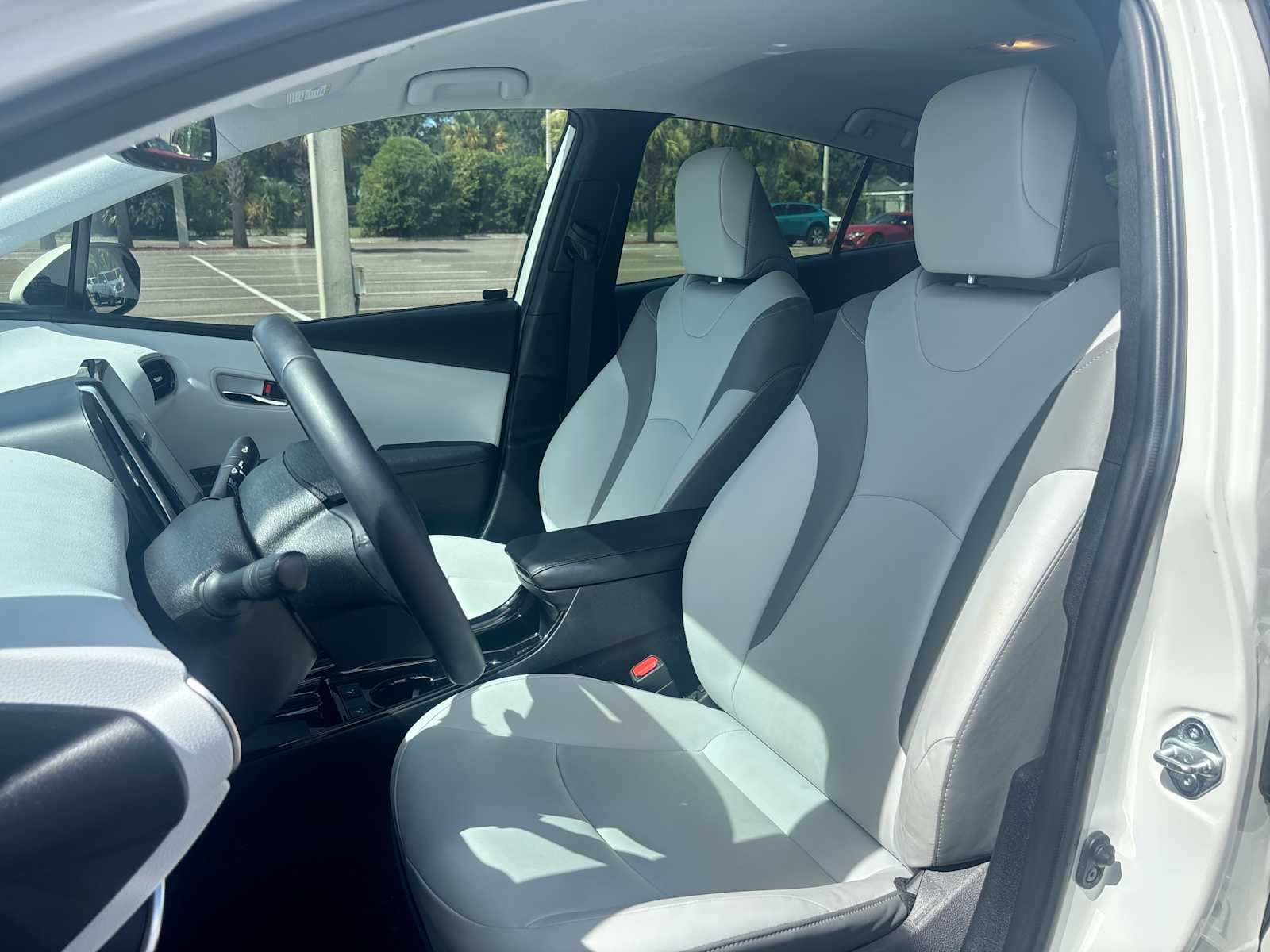 Thumbnail: 2020 Toyota Prius Prime - 12