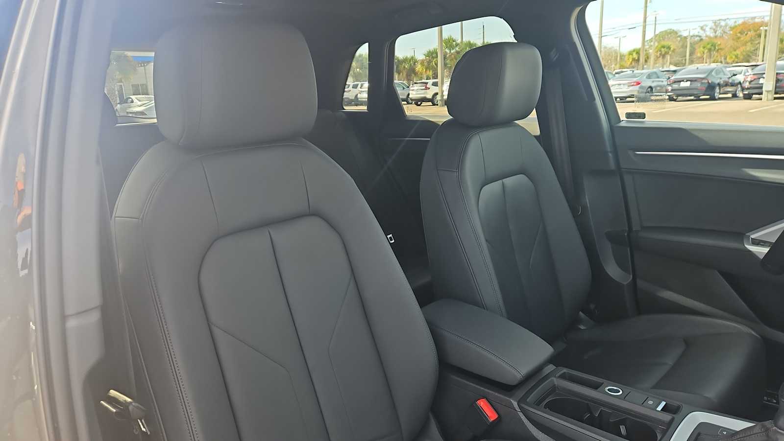 Thumbnail: 2022 Audi Q3 - 26