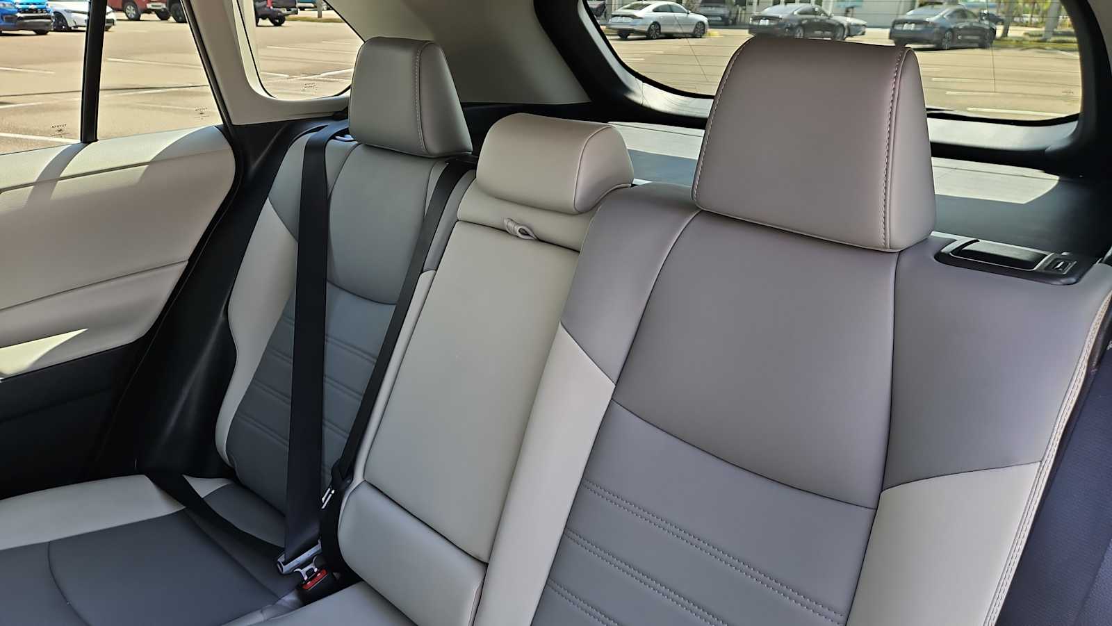 Thumbnail: 2021 Toyota RAV4 - 25