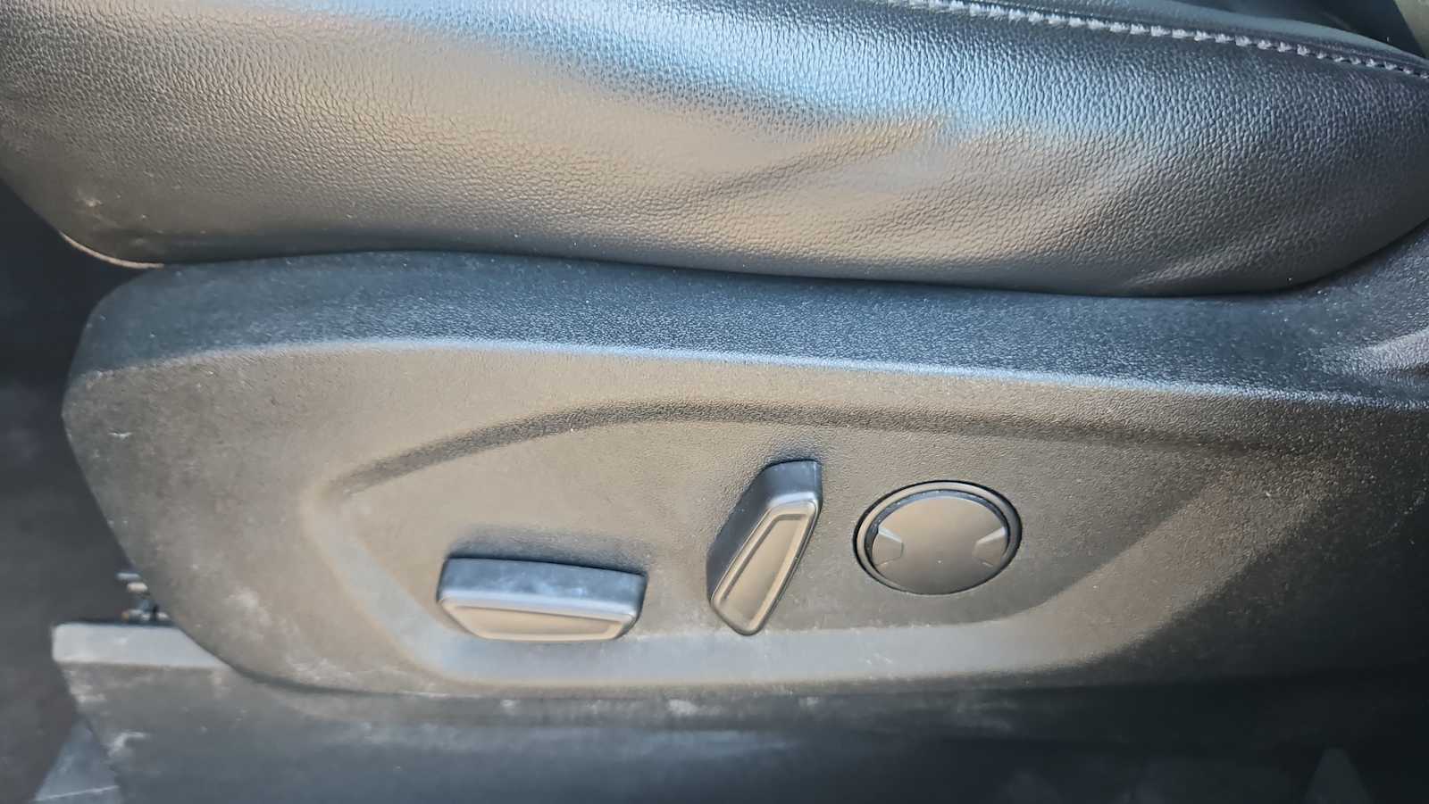 Thumbnail: 2020 Ford Edge - 14