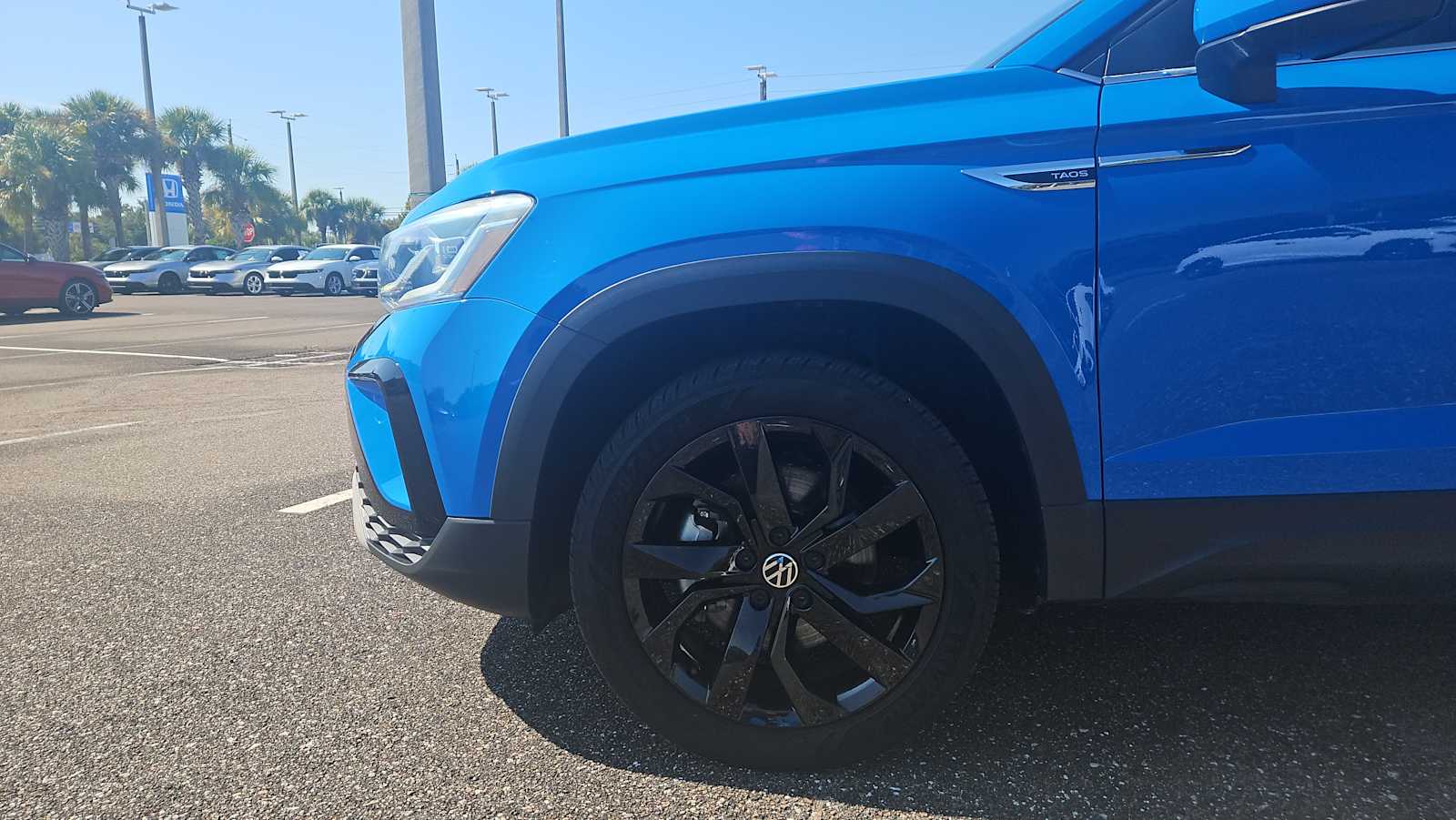 Thumbnail: 2022 Volkswagen Taos - 19