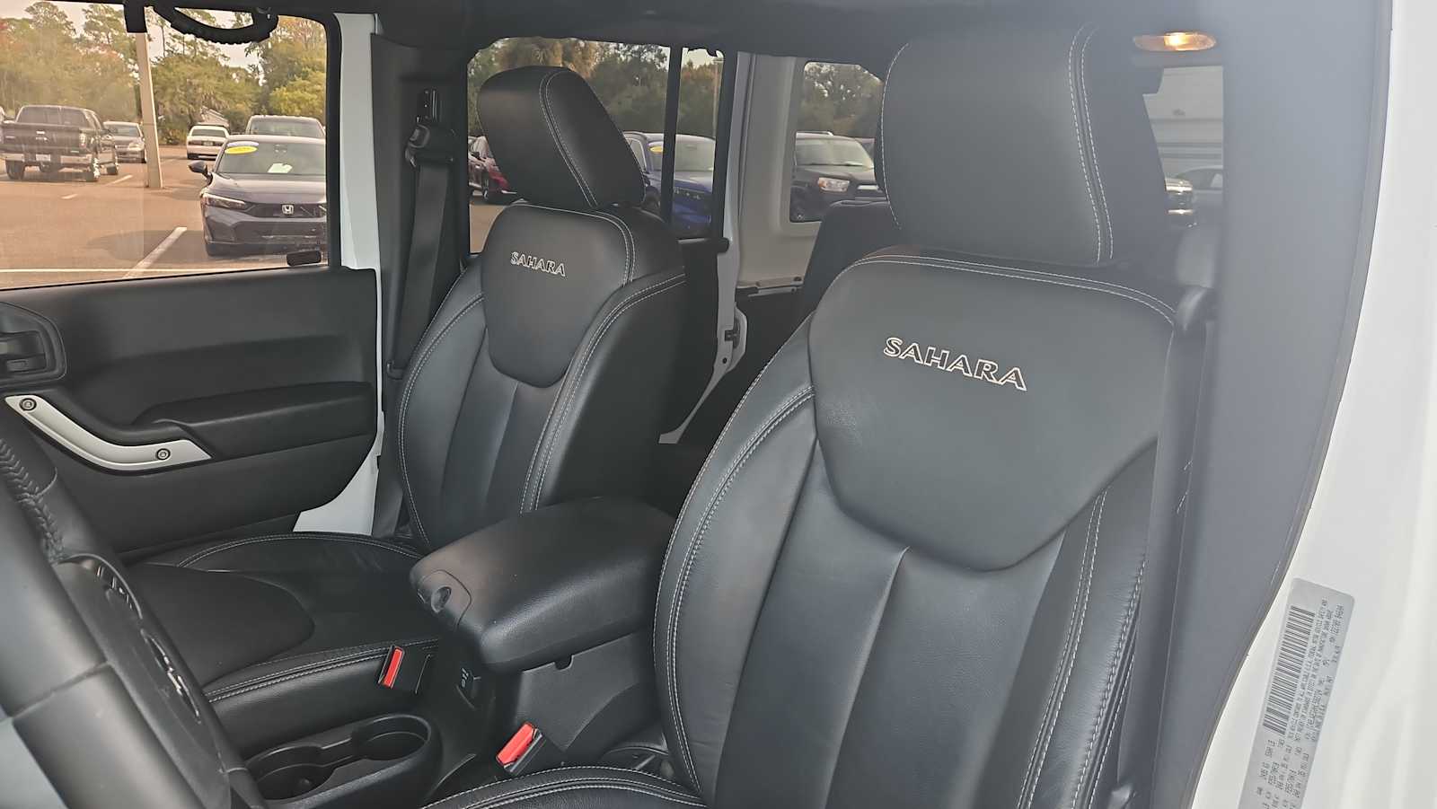 Thumbnail: 2017 Jeep Wrangler - 13