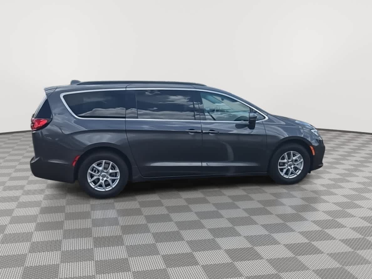 2022 Chrysler Pacifica Touring L 9