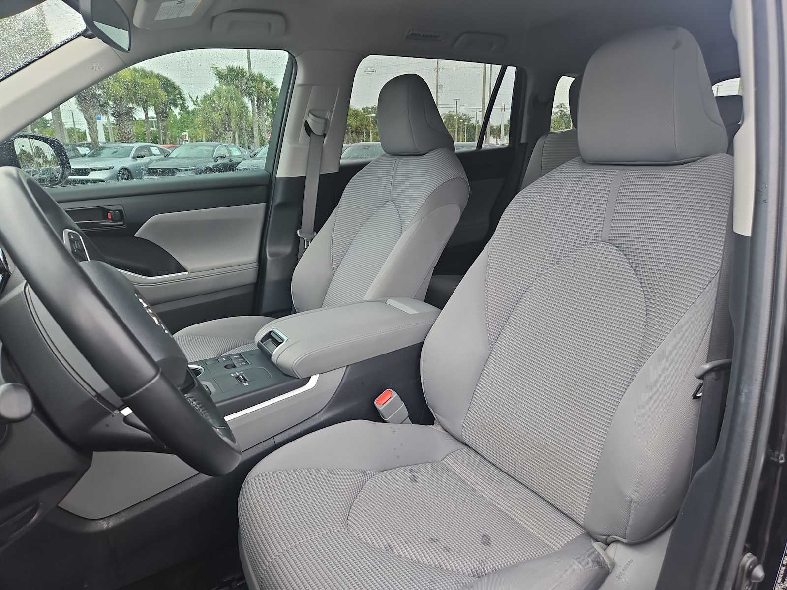 2023 Toyota Highlander LE 13