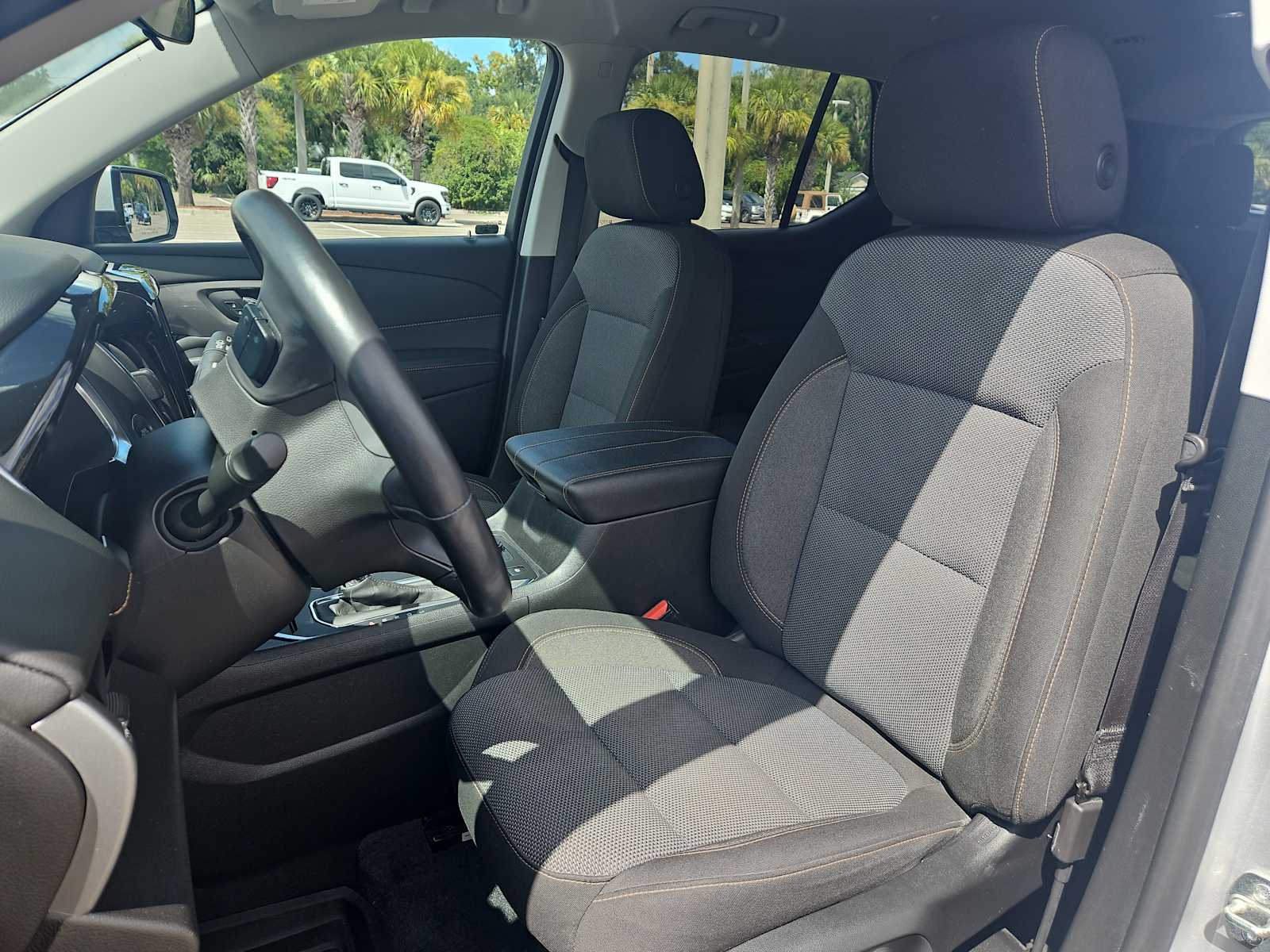 Thumbnail: 2020 Chevrolet Traverse - 13