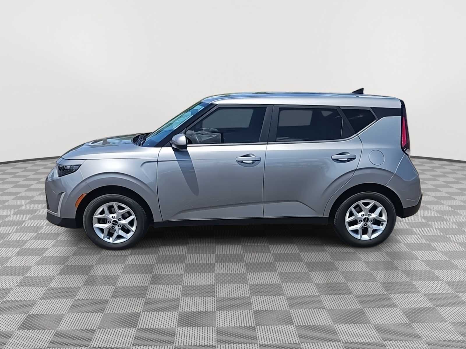 Thumbnail: 2023 Kia Soul - 5