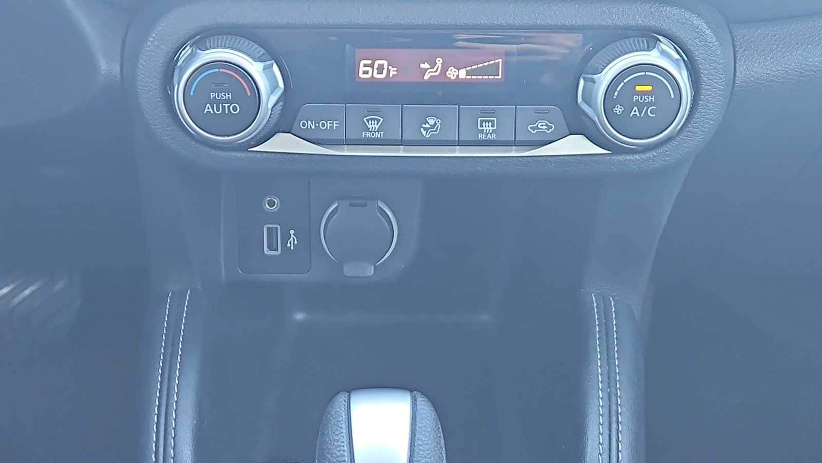 Thumbnail: 2019 Nissan Kicks - 16