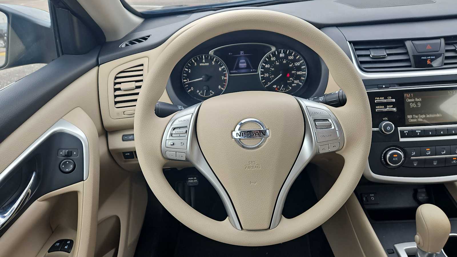 Thumbnail: 2016 Nissan Altima - 11