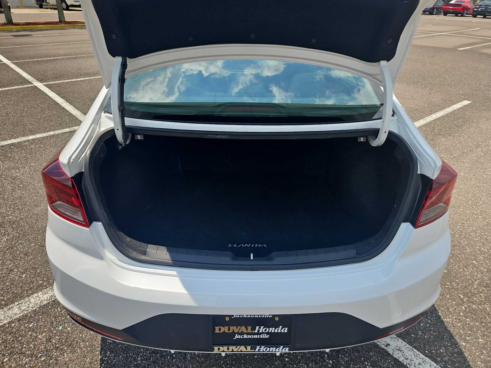 Thumbnail: 2020 Hyundai Elantra - 19