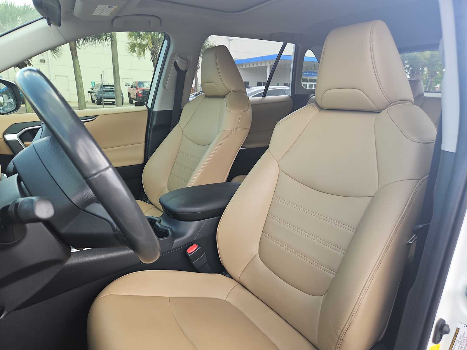 2021 Toyota RAV4 XLE Premium 13