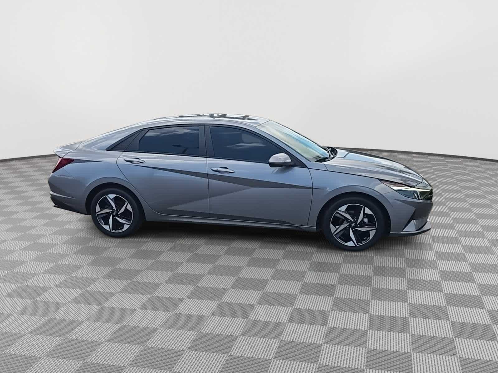 Thumbnail: 2023 Hyundai Elantra - 9