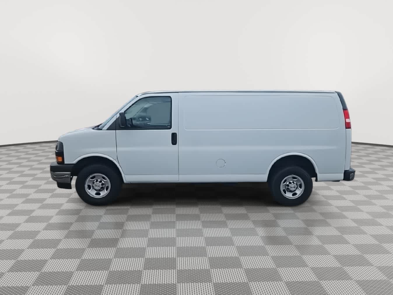 Thumbnail: 2022 Chevrolet Express - 5