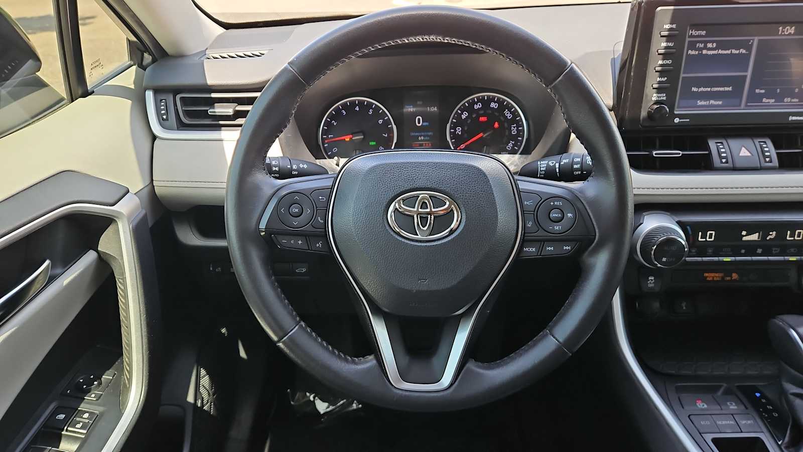 Thumbnail: 2021 Toyota RAV4 - 11