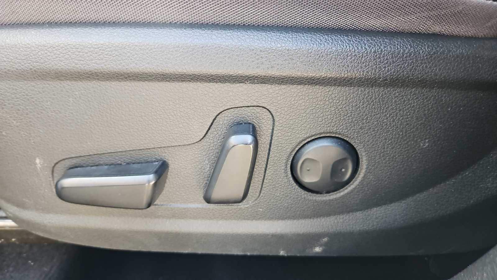 Thumbnail: 2023 Hyundai Santa Fe - 15