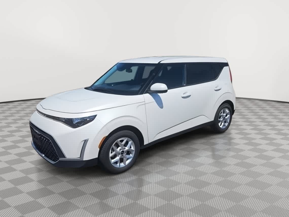 2023 Kia Soul LX 4