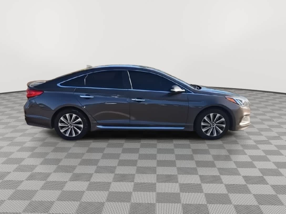Thumbnail: 2017 Hyundai Sonata - 9