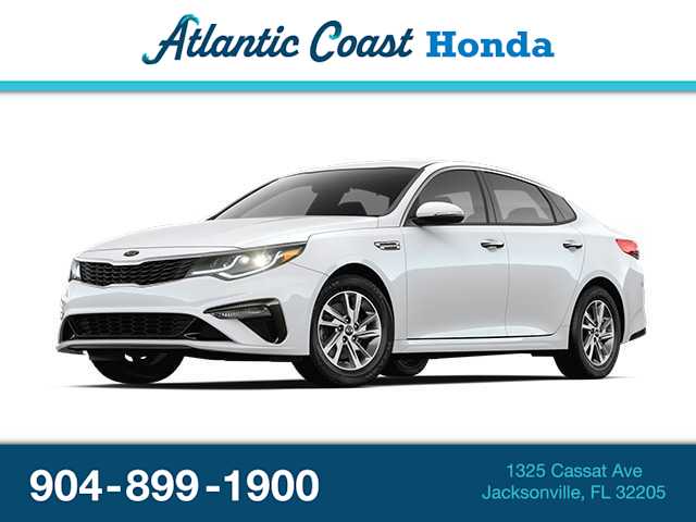 2019 Kia Optima LX's photo