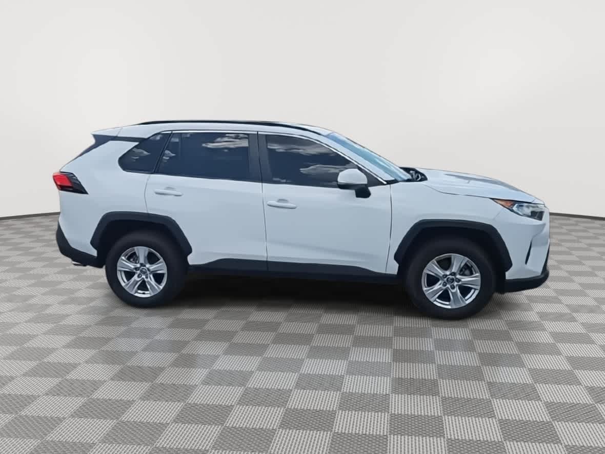 Thumbnail: 2021 Toyota RAV4 - 9