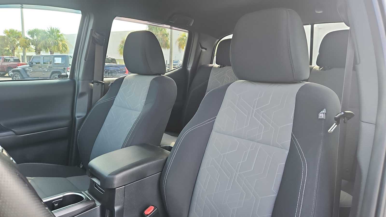 Thumbnail: 2021 Toyota Tacoma - 13