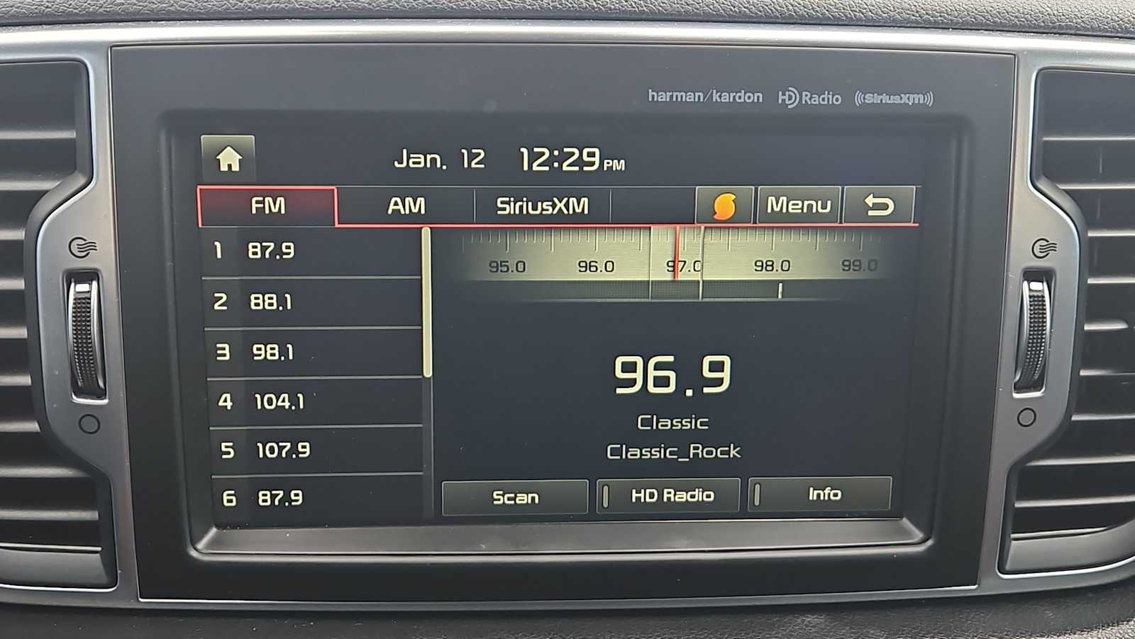 Thumbnail: 2017 Kia Sportage - 12