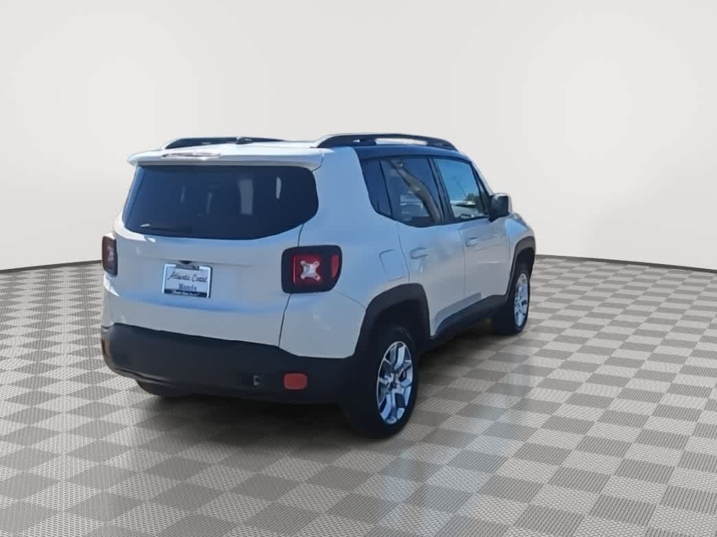Thumbnail: 2016 Jeep Renegade - 8