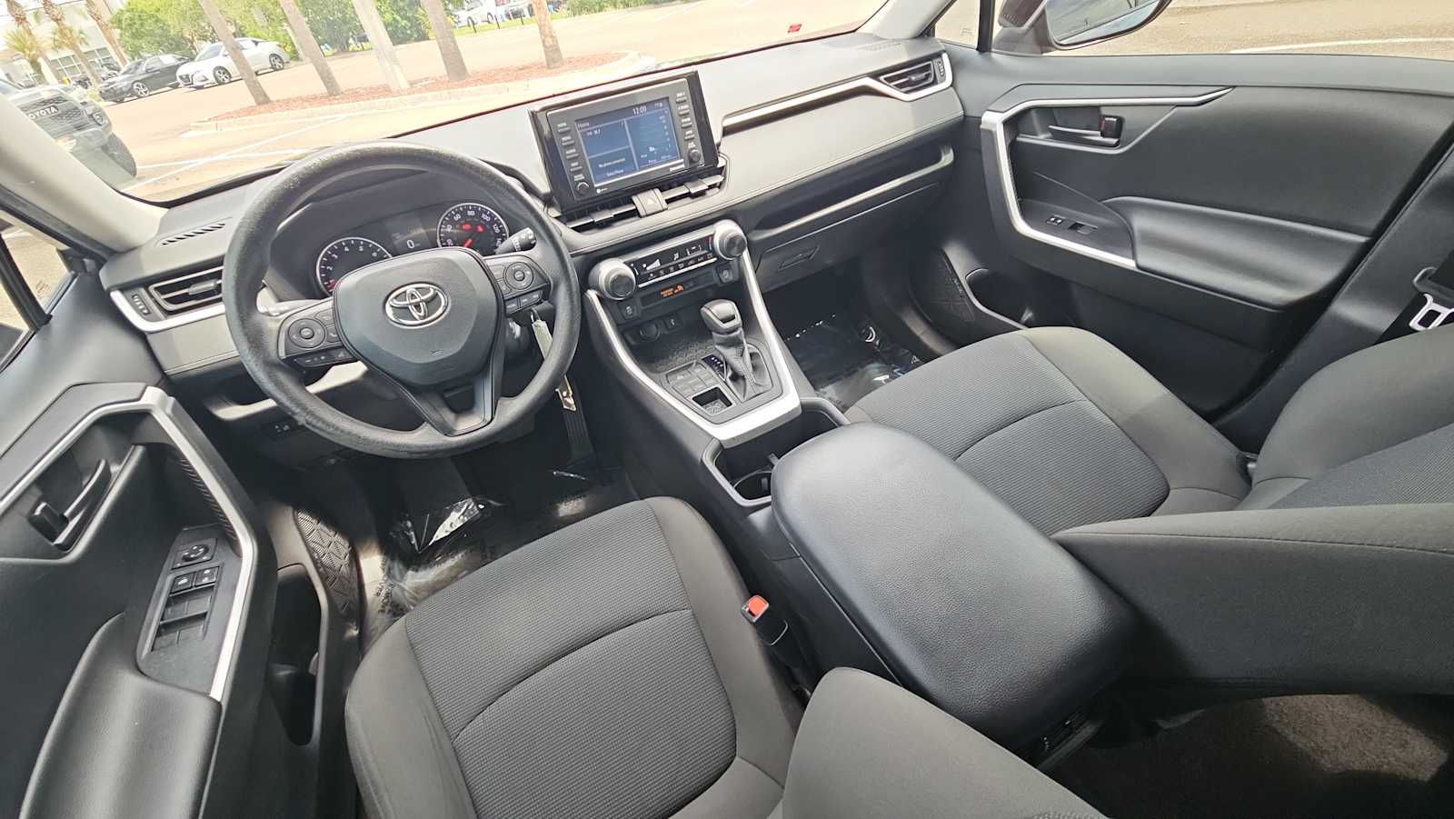 Thumbnail: 2022 Toyota RAV4 - 22