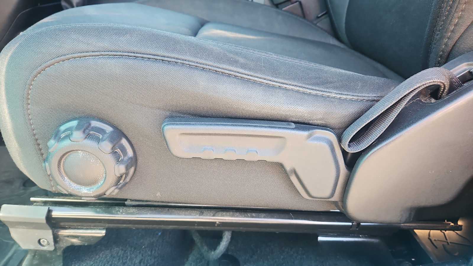 Thumbnail: 2020 Jeep Wrangler - 14