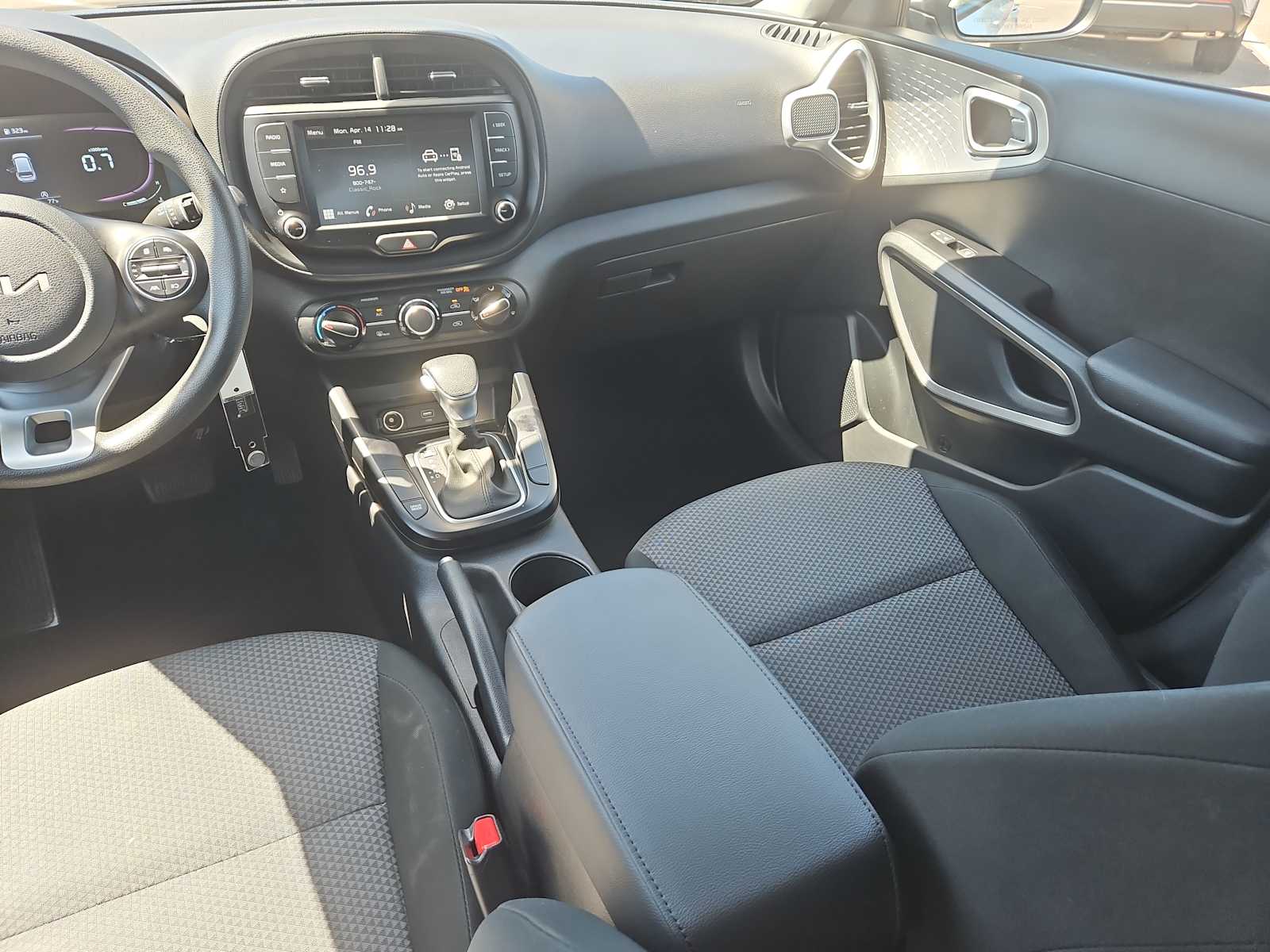2023 Kia Soul LX 22