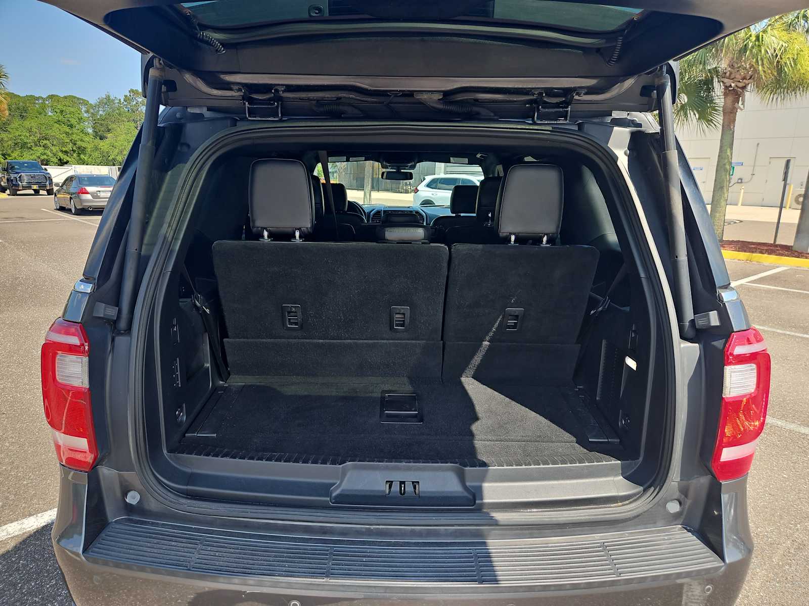 Thumbnail: 2020 Ford Expedition - 20