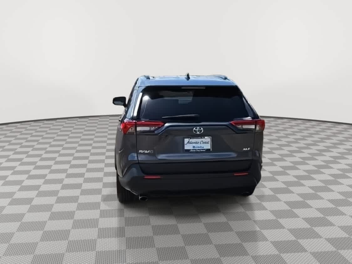 Thumbnail: 2021 Toyota RAV4 - 7