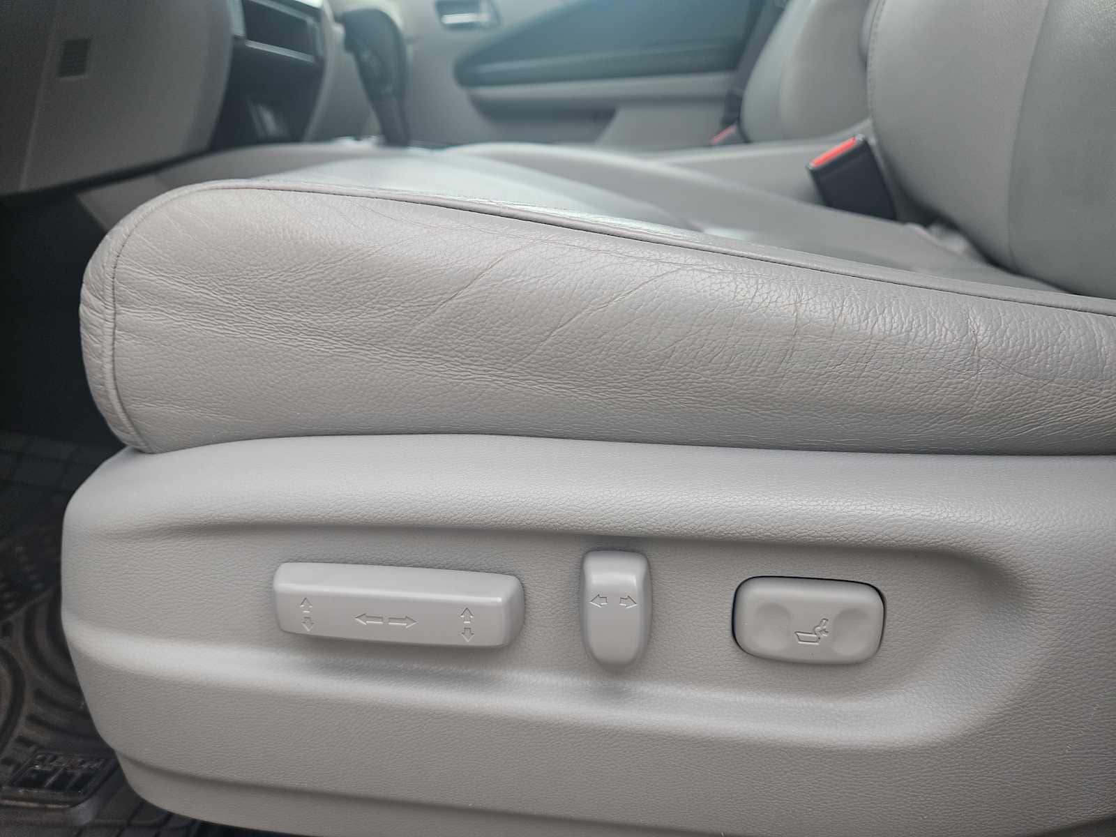 Thumbnail: 2016 Honda Pilot - 14