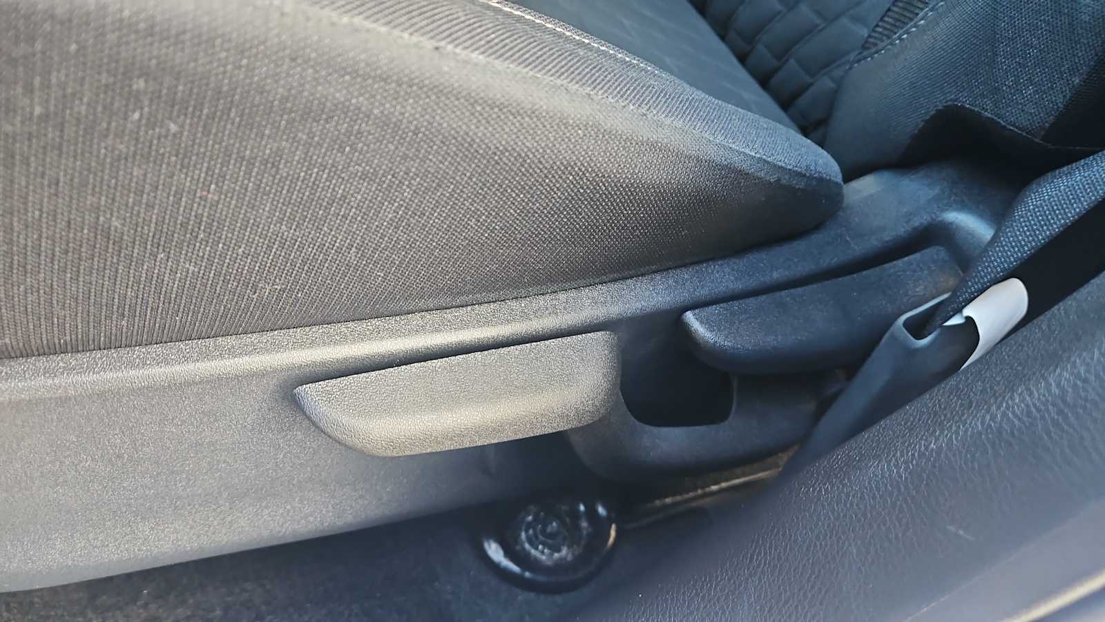 Thumbnail: 2023 Nissan Kicks - 14