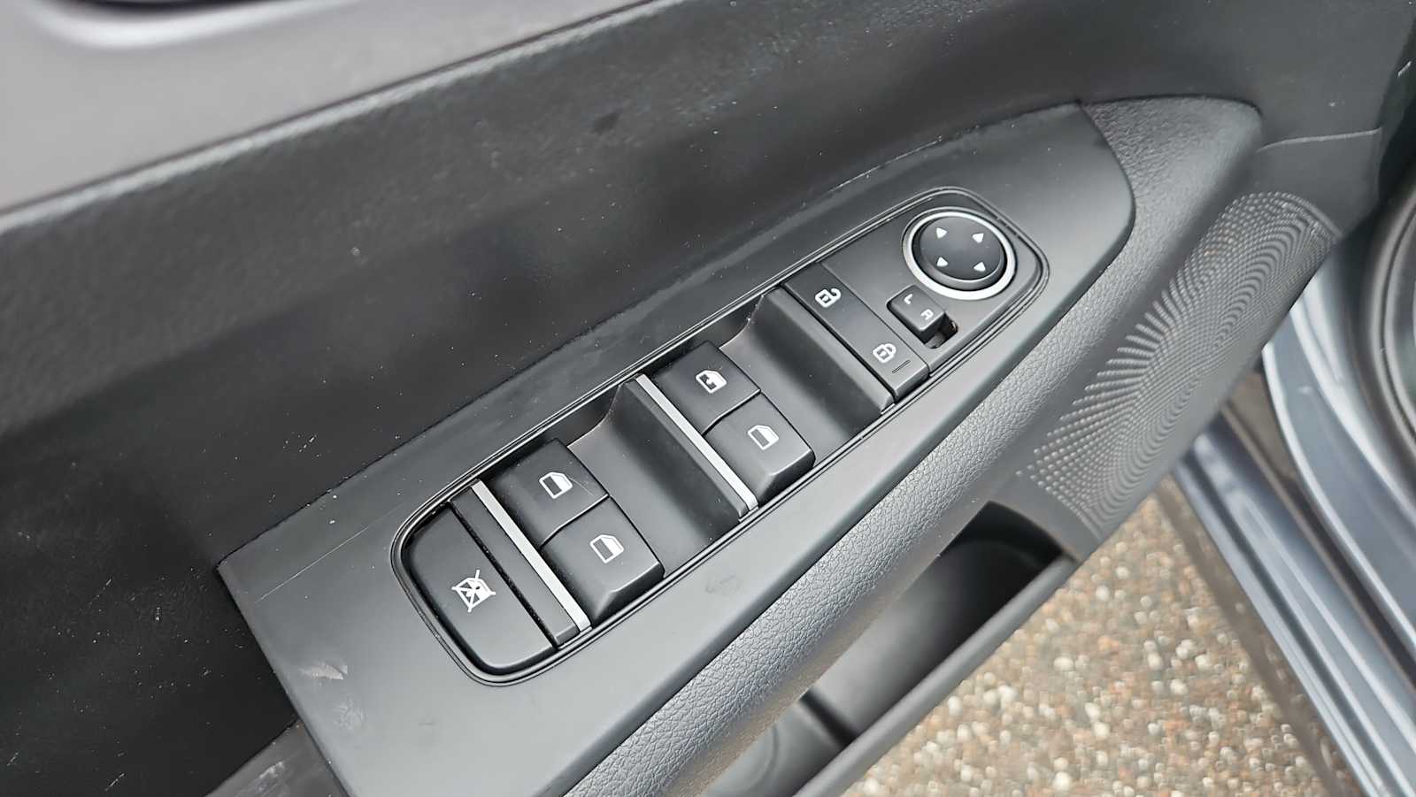 Thumbnail: 2023 Kia Forte - 15