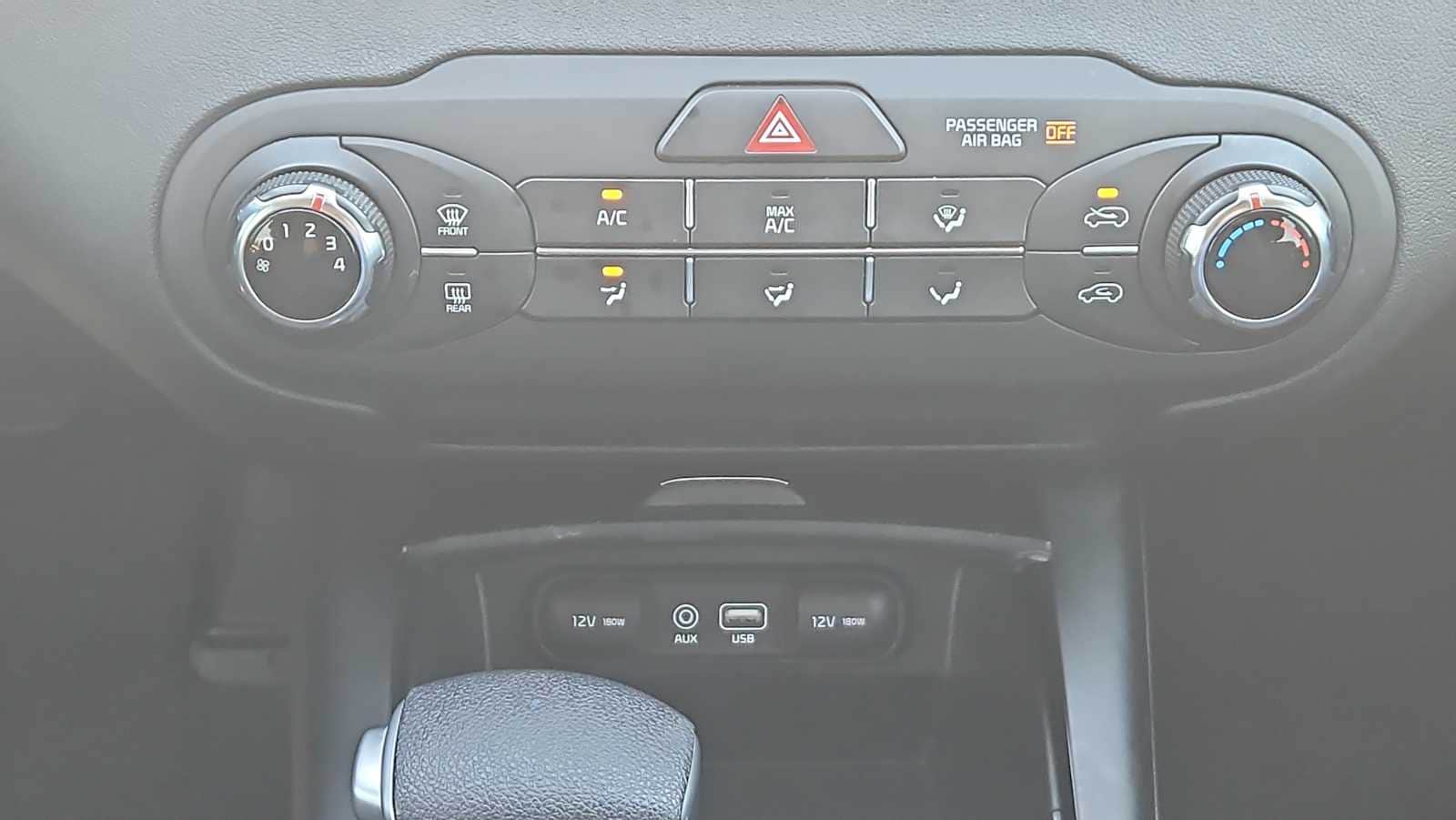 Thumbnail: 2020 Kia Sorento - 16