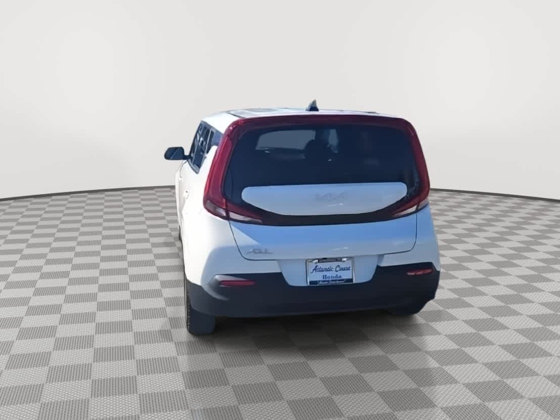 Thumbnail: 2022 Kia Soul - 7