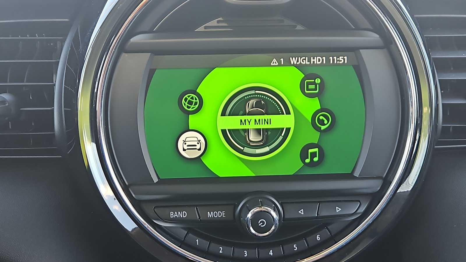 Thumbnail: 2019 MINI Cooper Hardtop - 20