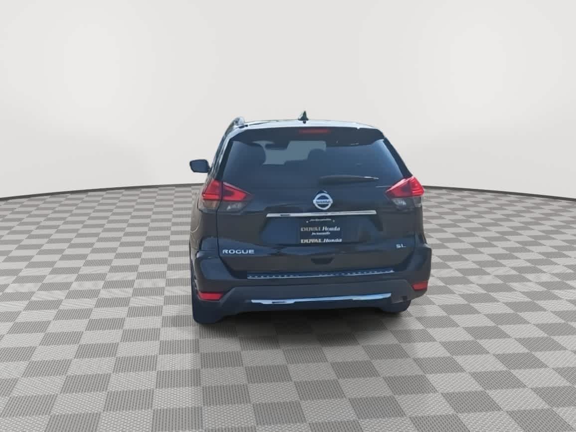 Thumbnail: 2017 Nissan Rogue - 7