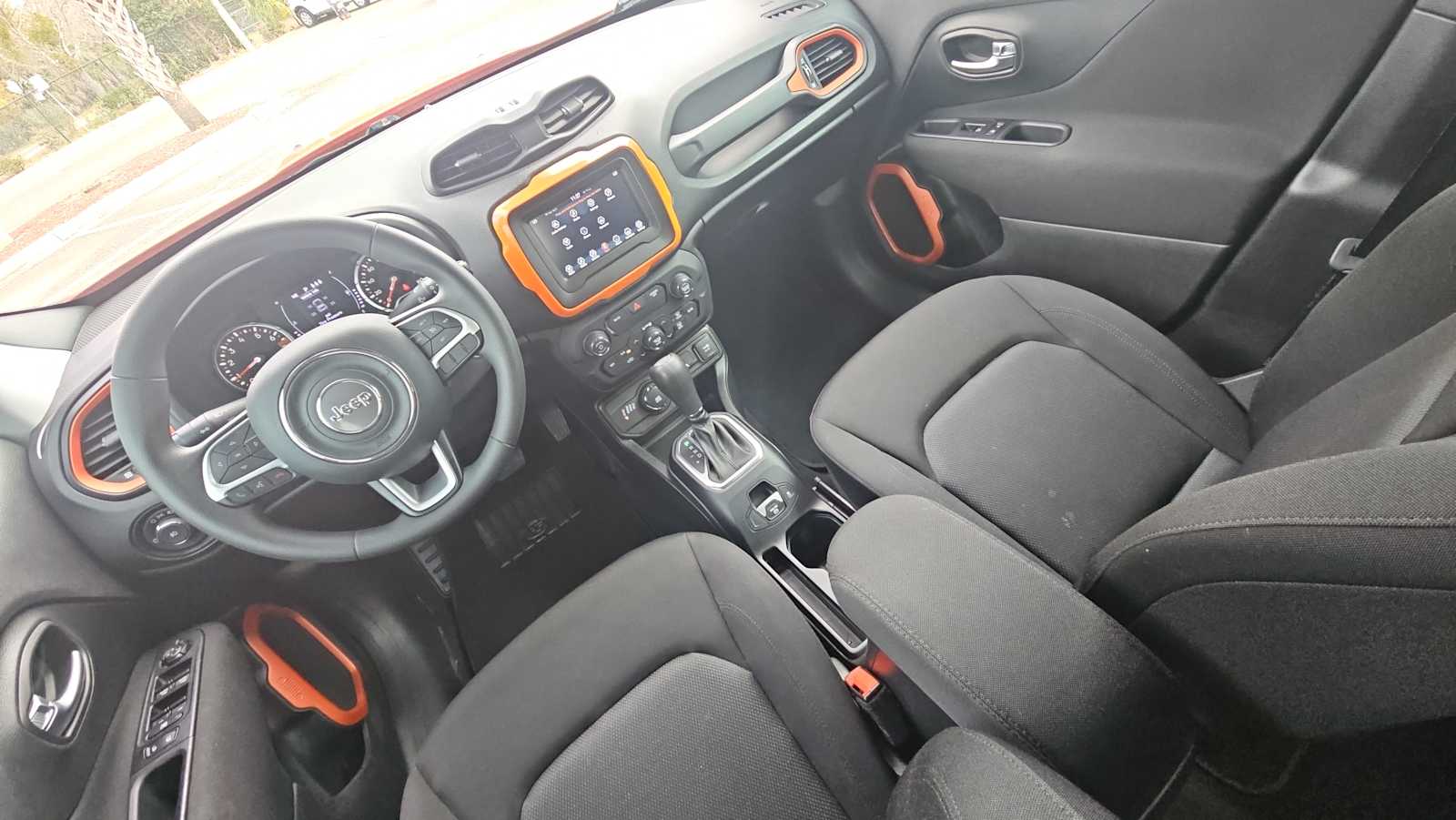 Thumbnail: 2019 Jeep Renegade - 22