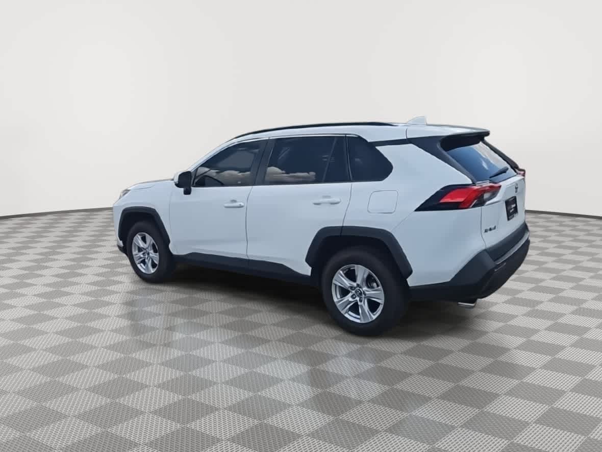 Thumbnail: 2021 Toyota RAV4 - 6